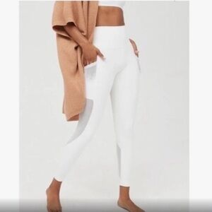 Aerie NWT Classic White Short Hi-Rise Goal 7/8 Leggings Women’s Sz S